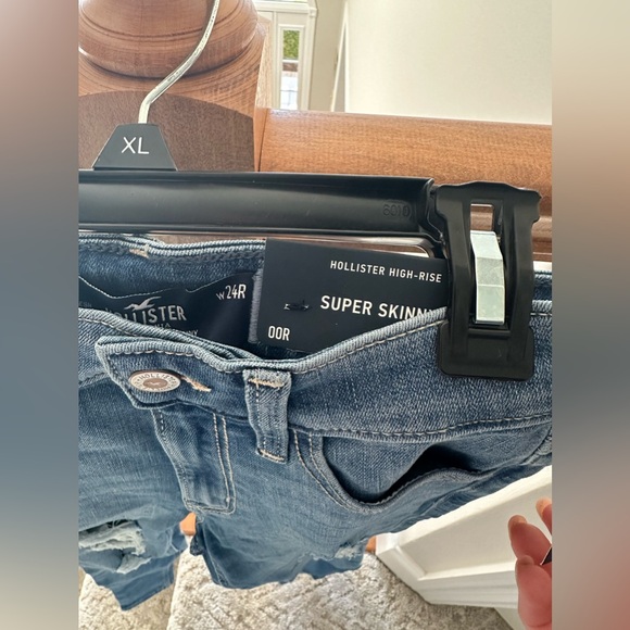 Hollister Girl’s 00 Super Skinny Jeans NWT - Picture 2 of 3